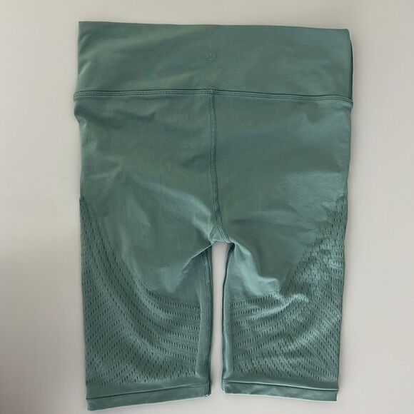Lululemon Reveal HR Short in Digital Rain Size 10 - Picture 5 of 10